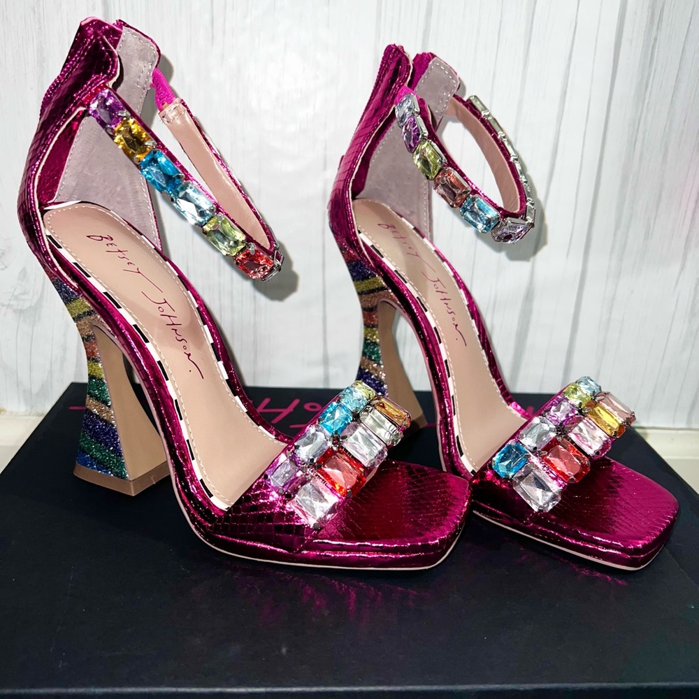 New Betsey Johnson Heels size 5.5